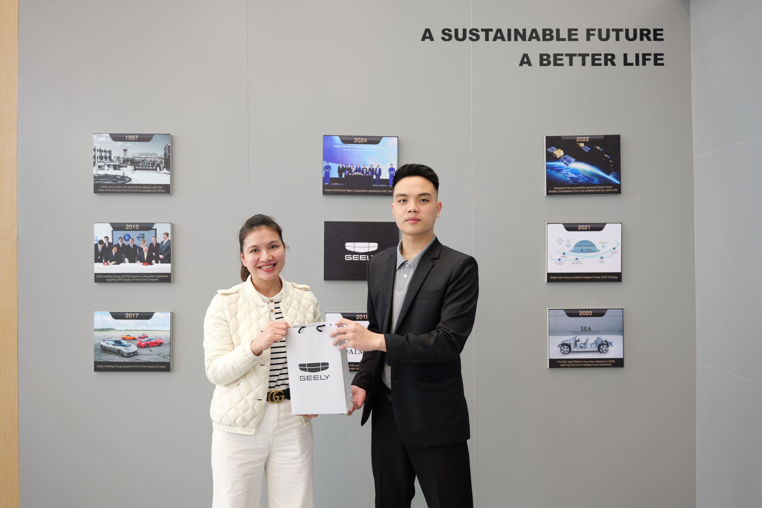 Những món quà độc quyền Geely Đà Lạt tri ân khách hàng 